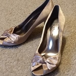 Touch of NIna Peep-Toe Satin Dress Shoe Size 8